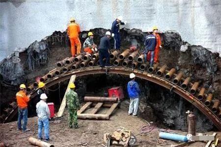 巨鹿隧道钢花管支护案例